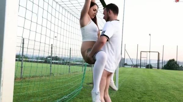 Gymbunny - Mega Public - Mannertraum erfullt [FullHD 1080P]  - MyDirtyHobby