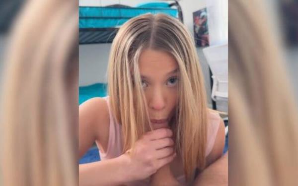 Becky Summer - Bubble Butt College Blonde [FullHD 1080P]  - RealCollegeGirl