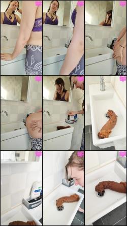 Kitty Skatt � Huge Sink Log Stinks Up Your Bathroom [SD 404P]  