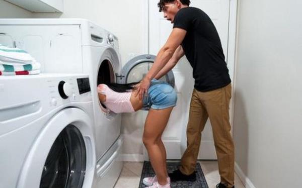 Vivienne Vo - Spin Cycle Step Siblings [FullHD 1080P]  - SpyFam