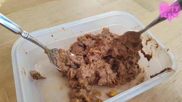 Kitty Skatt � Chef�S Stew: Exploring All The Ingredients [HD 720P]  