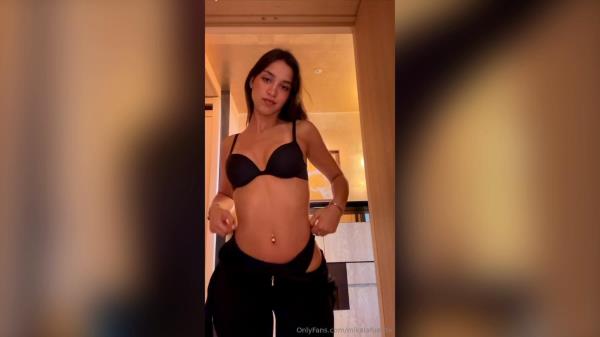 Mikaela Lafuente (Mika Lafuente) - Strip [HD 720P]  - OnlyFans