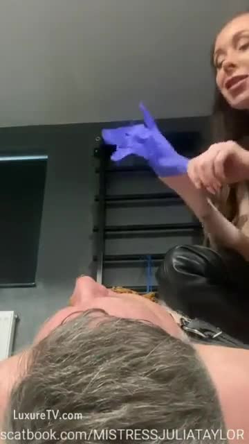 Mistress Julia Taylor - Scat Fed [SD 360P]  