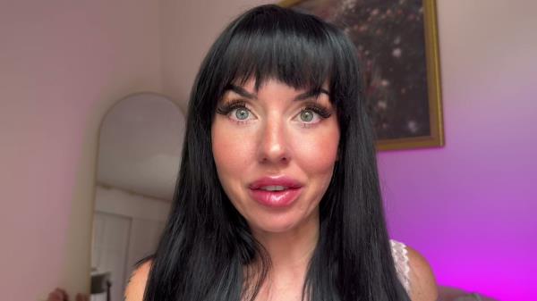 Scarlett Cummings - Lip Focused [FullHD 1080P]  